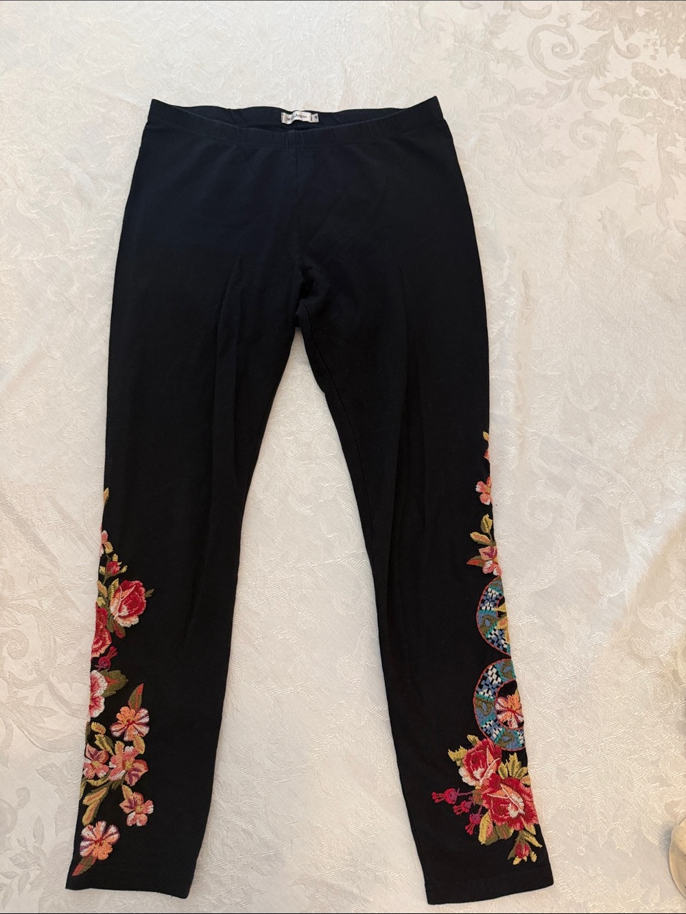Black Floral Embroidered Leggings